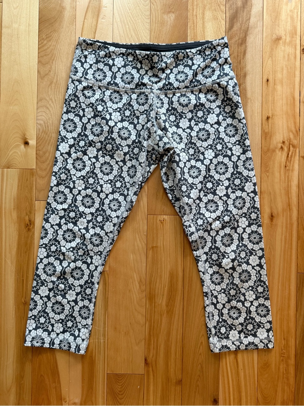 lululemon athletica Black & White Floral Capri Leggings